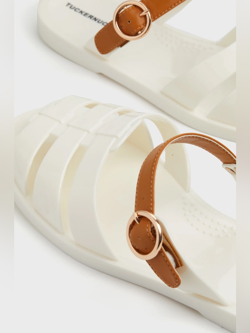 Tuckernuck Riley Jelly Sandals Ivory/Tan NWOT size 6/7 - Picture 2 of 6